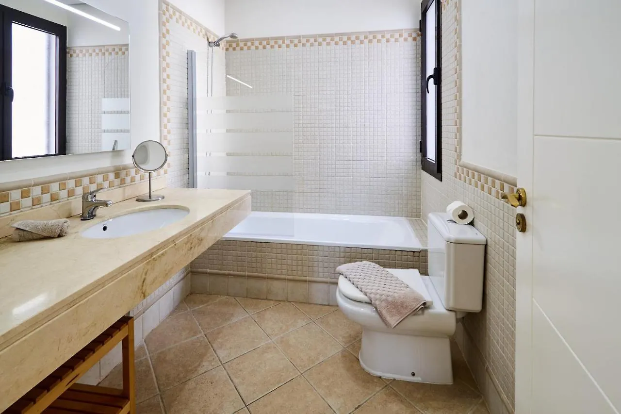 Villa Cantium - Lh101 By Villas Now Ltd Playa Blanca   Playa Blanca (Lanzarote)